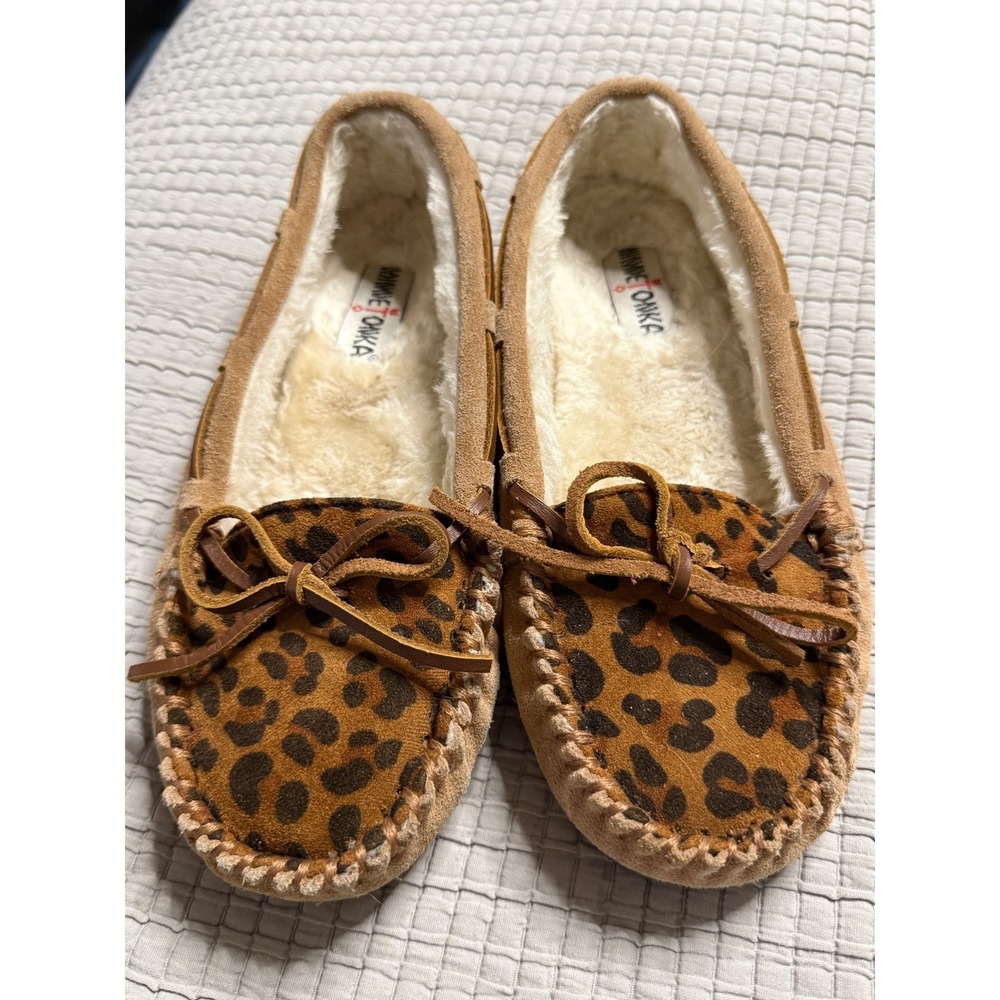 SuedeMinnetonka Leopard Print Suede Faux Fur Lined Moccasin Slippers Women's 8